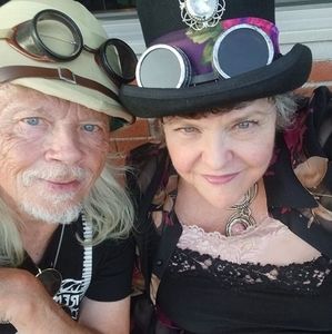 Meet your Posher, Bruce